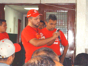  Trabajadores de Cumanacoa se dirigen a la reuni&oacute;n